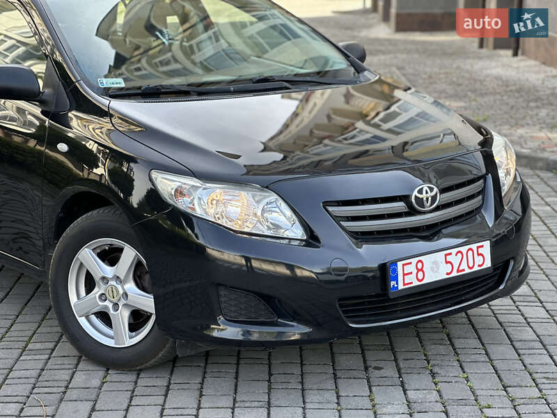 Седан Toyota Corolla 2009 в 