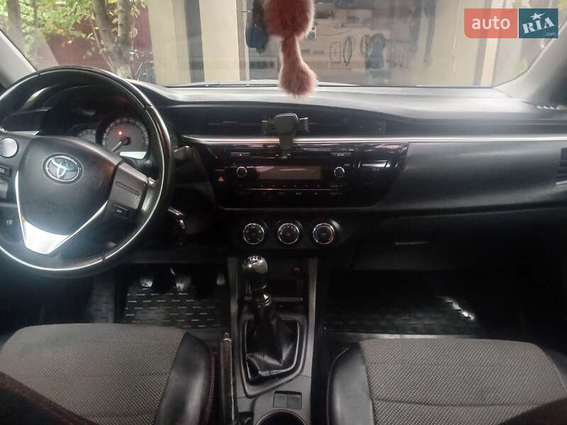 Седан Toyota Corolla 2014 в Измаиле