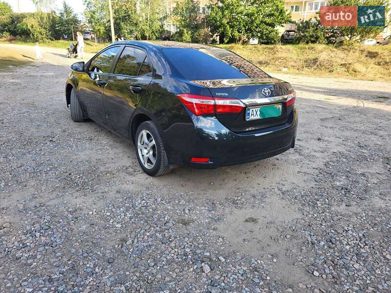 Седан Toyota Corolla 2013 в Харькове фото 8 Седан Toyota Corolla 2013 в Харькове