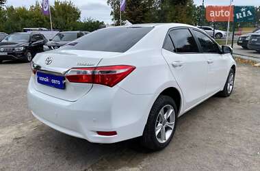 Седан Toyota Corolla 2017 в 