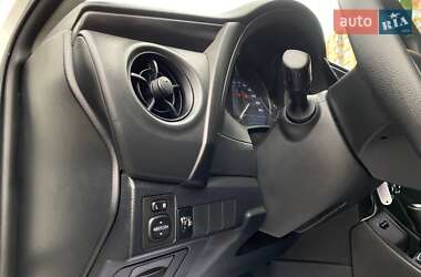 Седан Toyota Corolla 2017 в 