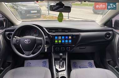 Седан Toyota Corolla 2017 в 