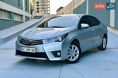 Седан Toyota Corolla 2013 в Днепре