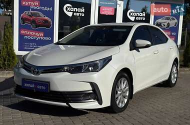 Седан Toyota Corolla 2018 в Львове