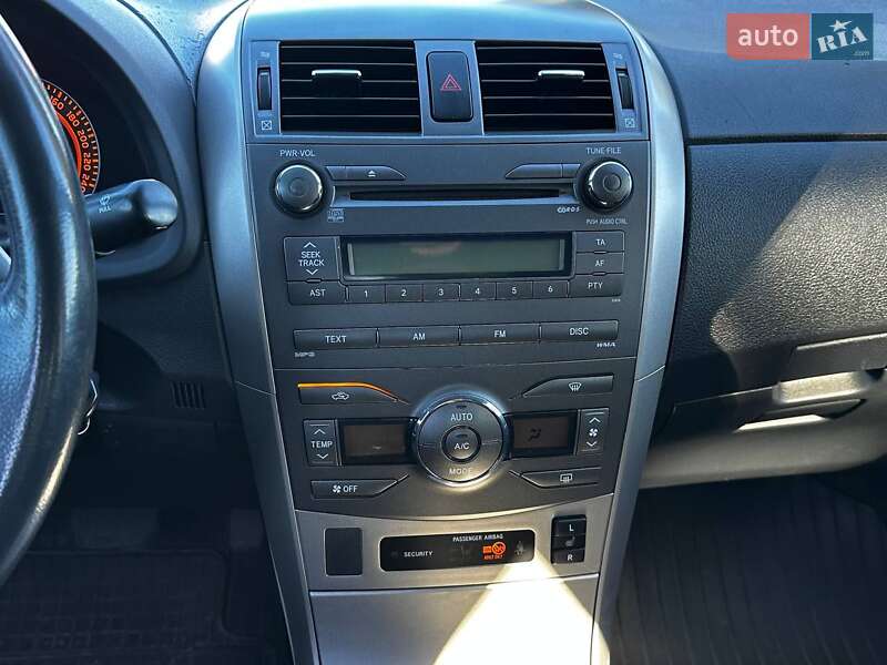 Седан Toyota Corolla 2007 в Днепре