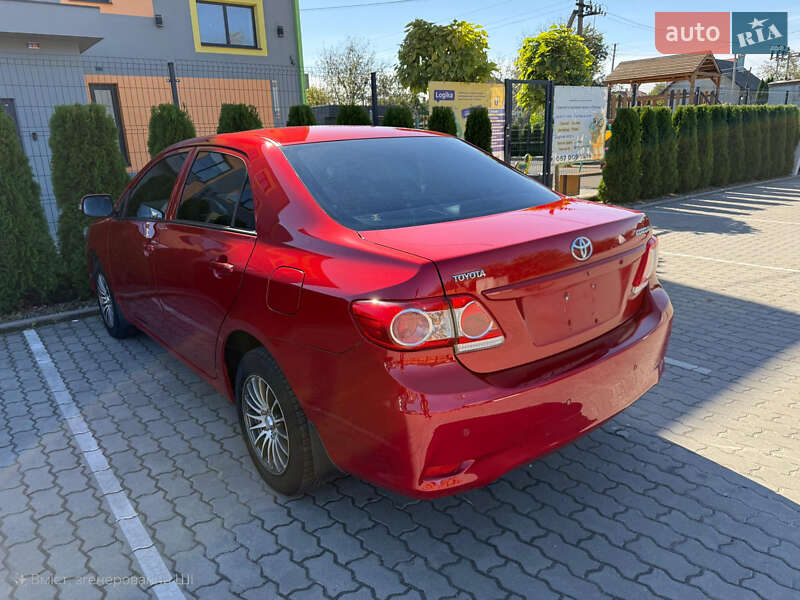 Седан Toyota Corolla 2012 в Львове