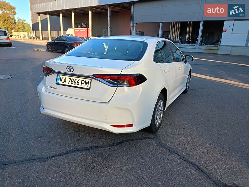 Седан Toyota Corolla 2021 в Киеве