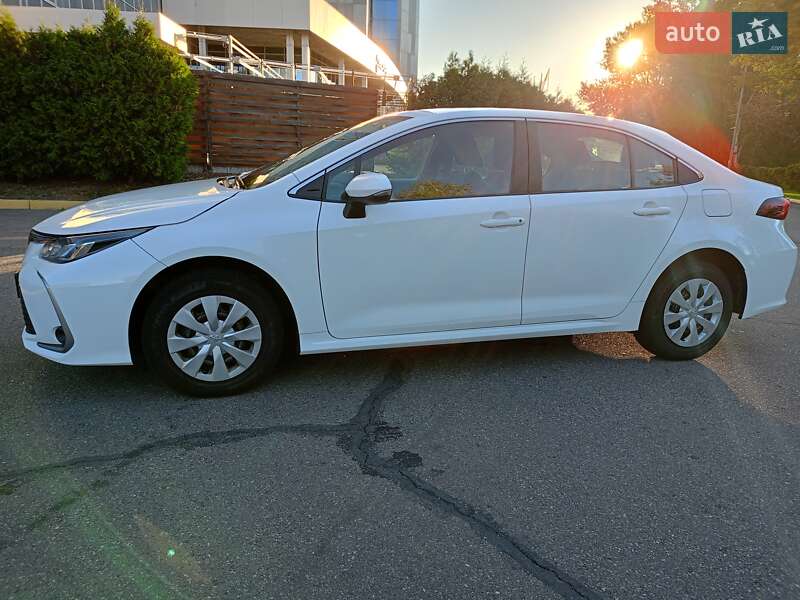 Седан Toyota Corolla 2021 в Киеве