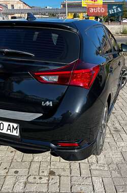 Хэтчбек Toyota Corolla 2017 в 