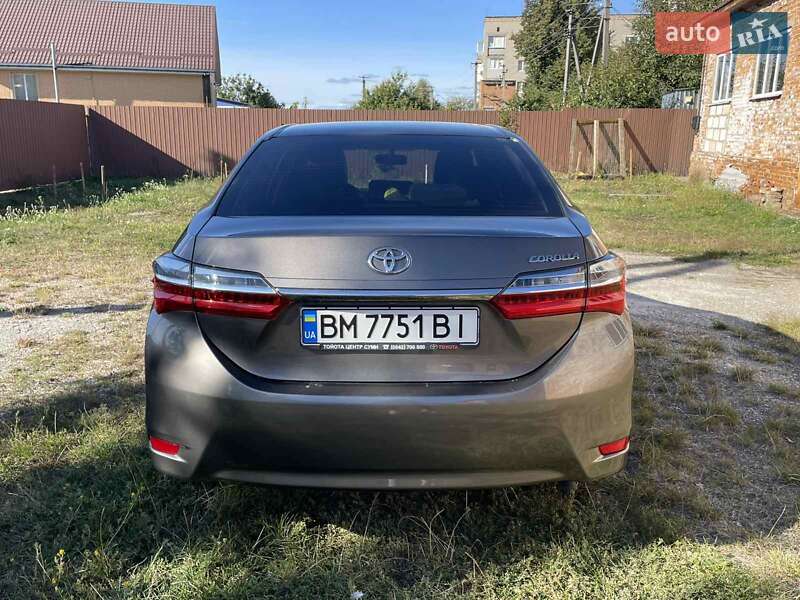 Седан Toyota Corolla 2017 в Сумах