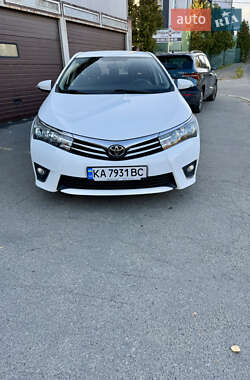 Седан Toyota Corolla 2016 в Києві