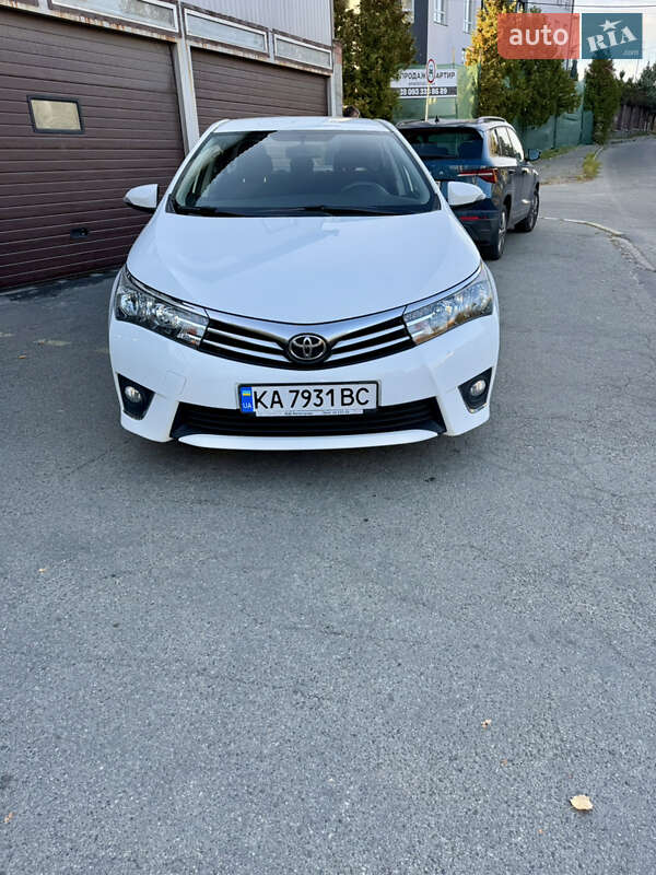 Седан Toyota Corolla 2016 в 