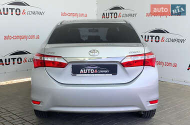 Седан Toyota Corolla 2015 в 