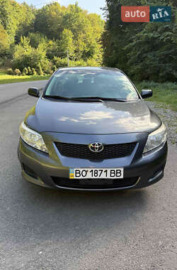 Седан Toyota Corolla 2010 в Чорткове