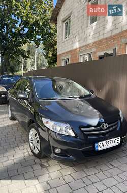 Седан Toyota Corolla 2008 в Львове