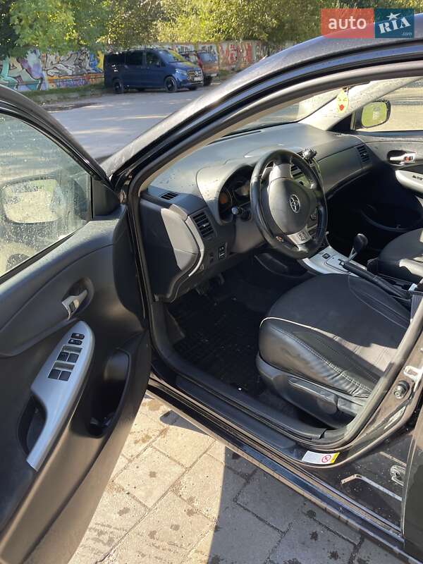 Седан Toyota Corolla 2008 в Львове