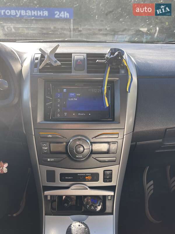 Седан Toyota Corolla 2008 в Львове