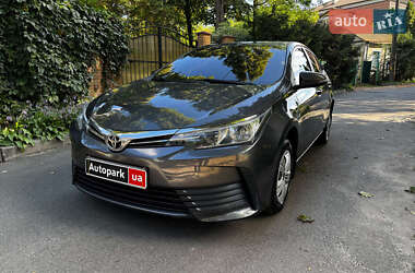 Седан Toyota Corolla 2017 в Києві