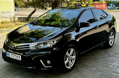 Седан Toyota Corolla 2014 в 