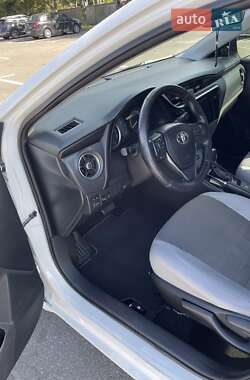 Седан Toyota Corolla 2017 в 