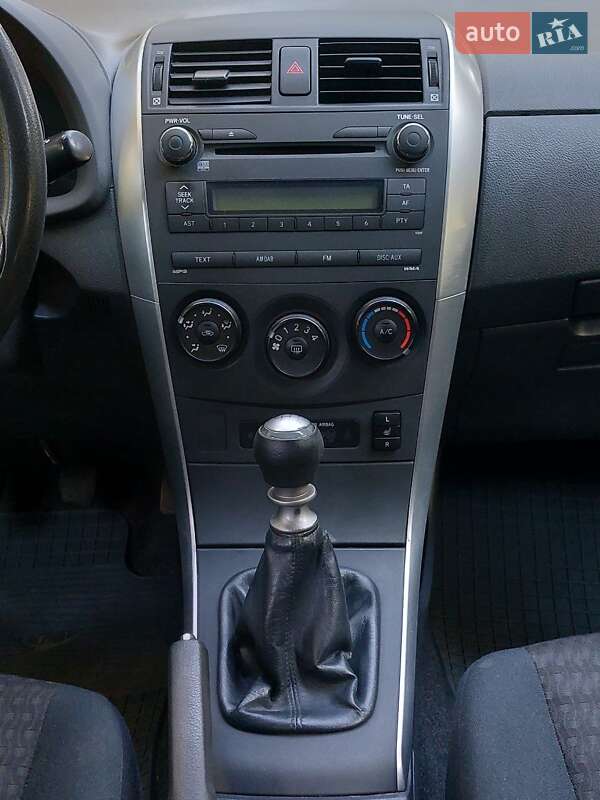 Седан Toyota Corolla 2010 в Харькове
