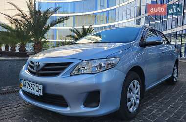 Седан Toyota Corolla 2011 в 