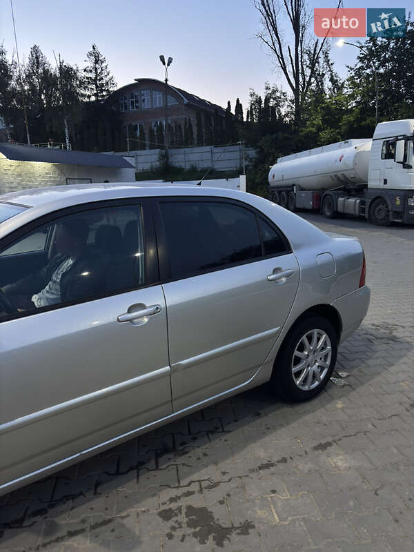 Седан Toyota Corolla 2005 в Чернівцях фото 3 Седан Toyota Corolla 2005 в Чернівцях