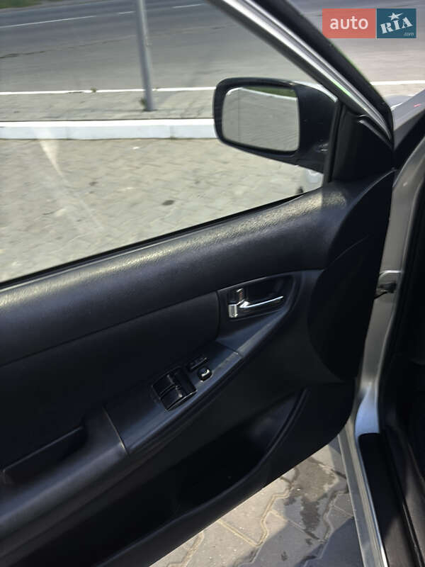 Седан Toyota Corolla 2005 в Чернівцях фото 8 Седан Toyota Corolla 2005 в Чернівцях