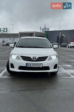 Седан Toyota Corolla 2012 в Києві