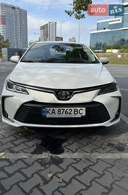 Седан Toyota Corolla 2020 в Киеве