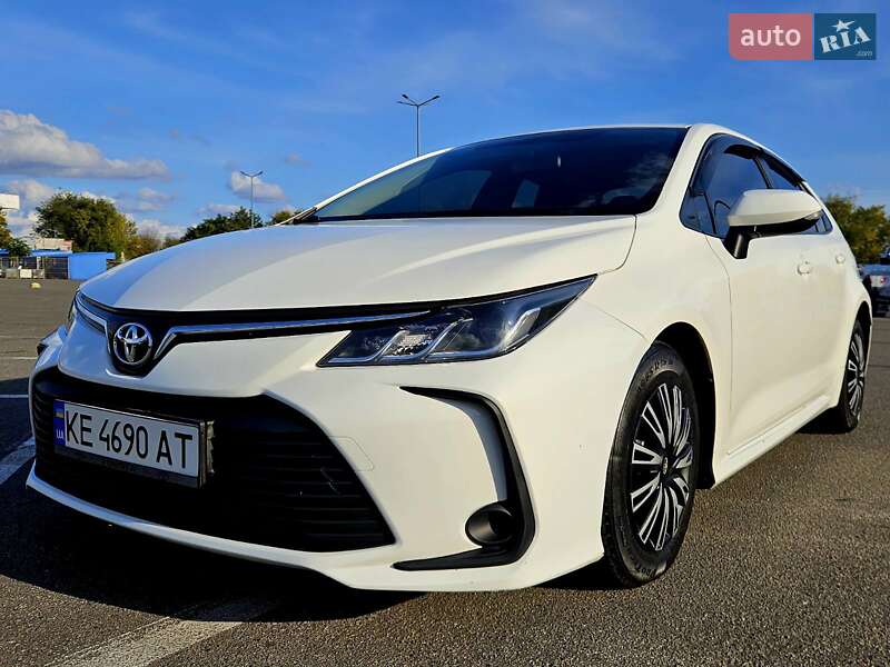 Седан Toyota Corolla 2019 в Днепре