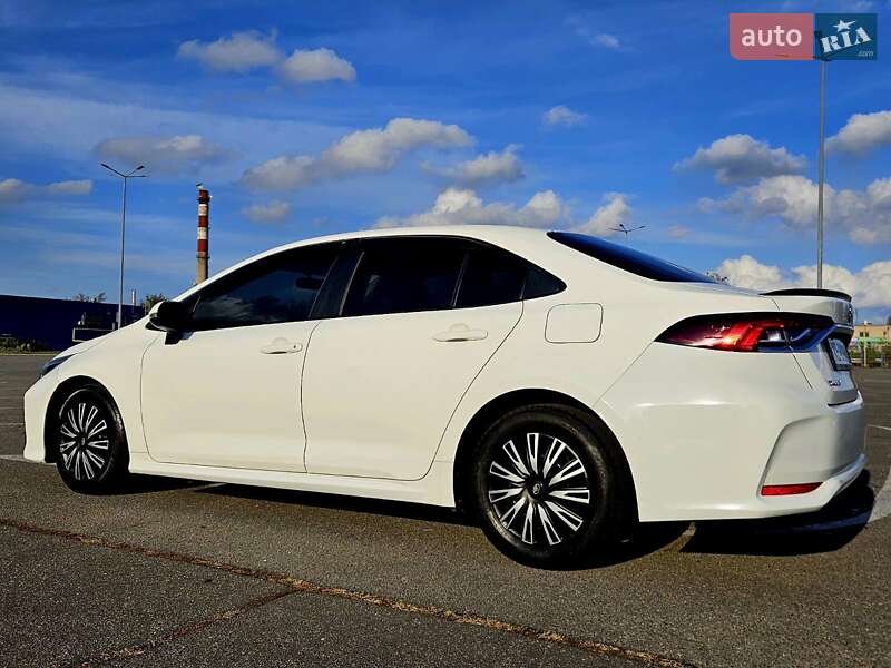 Седан Toyota Corolla 2019 в Днепре