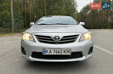 Седан Toyota Corolla 2012 в Мені