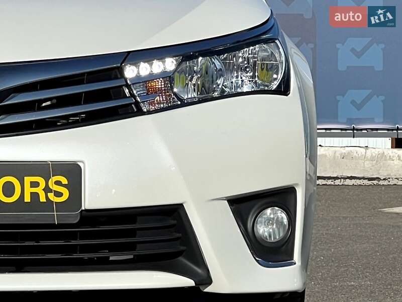 Седан Toyota Corolla 2013 в Києві