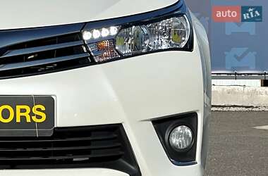 Седан Toyota Corolla 2013 в 