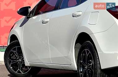 Седан Toyota Corolla 2013 в 