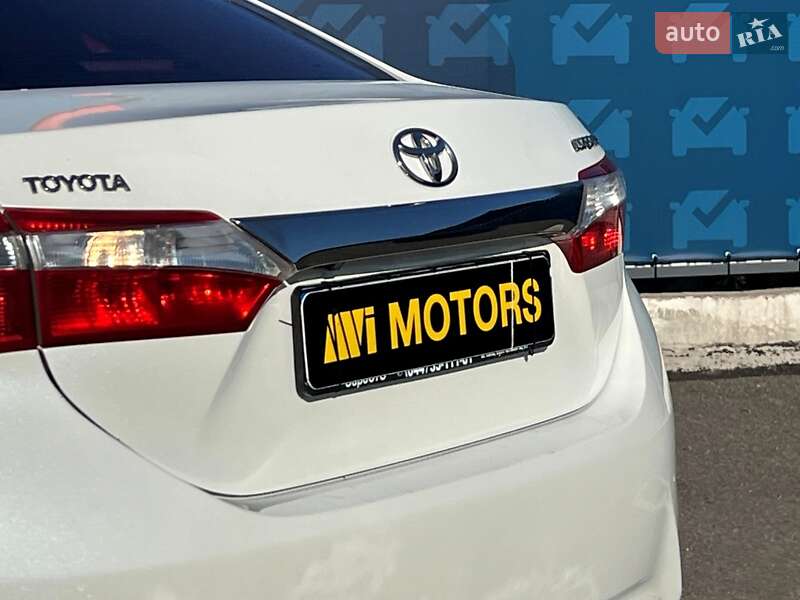 Седан Toyota Corolla 2013 в Києві