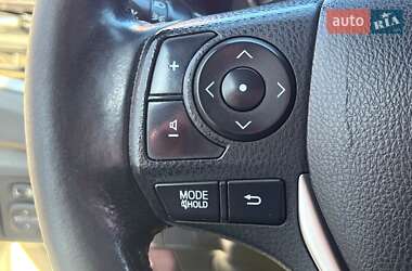 Седан Toyota Corolla 2013 в 