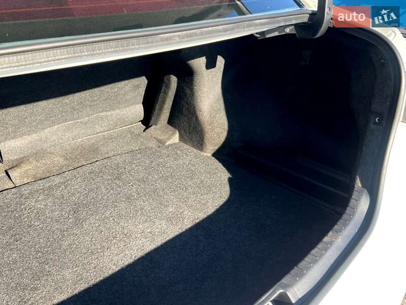 Седан Toyota Corolla 2013 в Києві