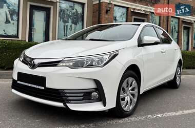 Седан Toyota Corolla 2017 в Києві