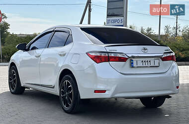 Седан Toyota Corolla 2013 в 