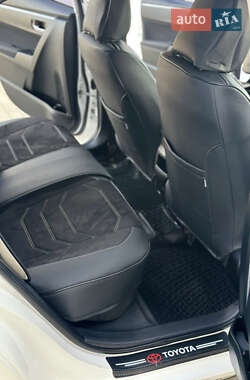 Седан Toyota Corolla 2013 в 