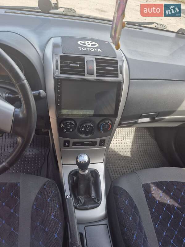 Седан Toyota Corolla 2009 в Скале-Подольской