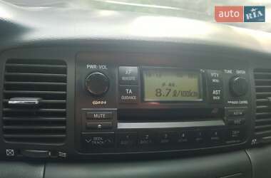 Седан Toyota Corolla 2005 в 