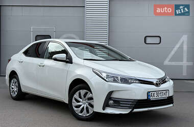 Седан Toyota Corolla 2016 в Києві