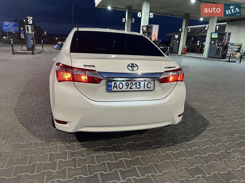Седан Toyota Corolla 2015 в Ужгороді фото 4 Седан Toyota Corolla 2015 в Ужгороді