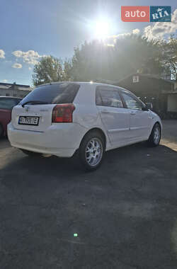Хэтчбек Toyota Corolla 2002 в 