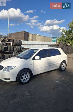 Хэтчбек Toyota Corolla 2002 в 