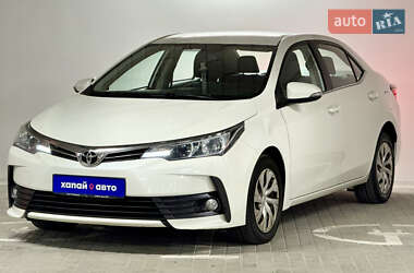 Седан Toyota Corolla 2018 в Киеве