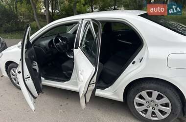 Седан Toyota Corolla 2011 в 